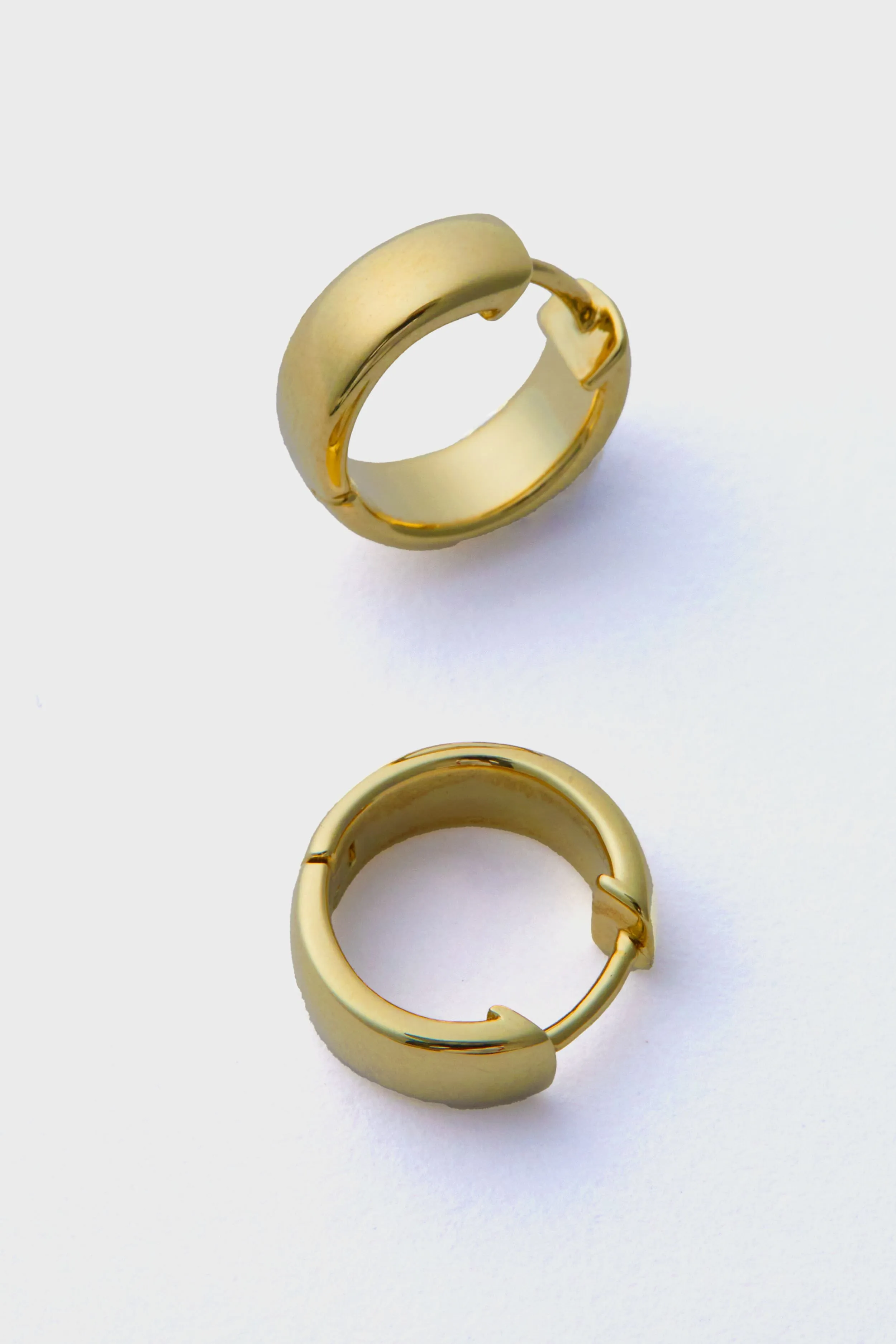 14k Gold Huggie Hoop Earrings