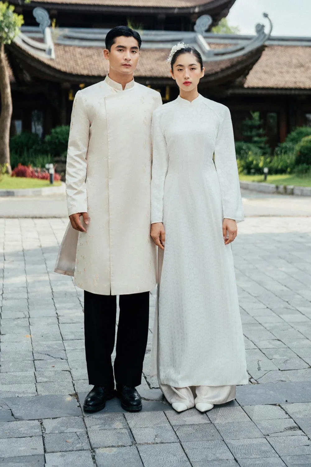 Bach Ngan A-line Flare Sleeved Synthetic Silk Floor Length Ao Dai