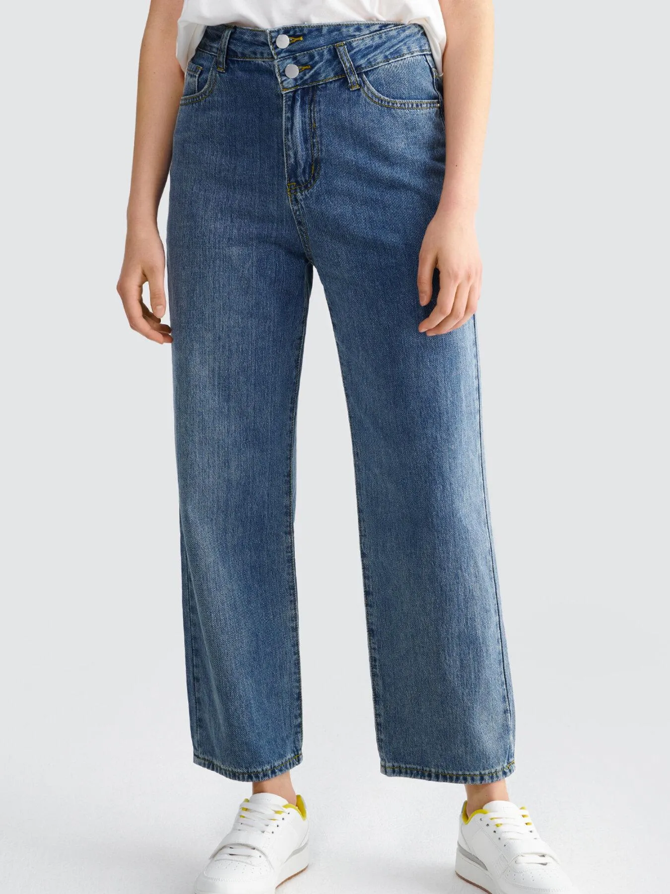 Casual Button Pocket Straight Leg Jeans