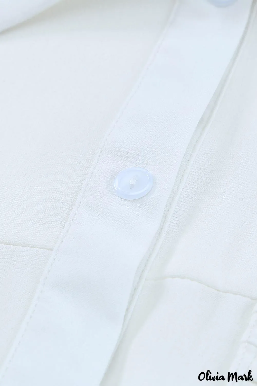 Deanwangkt - White buttoned shirt with long sleeves and plain pocket