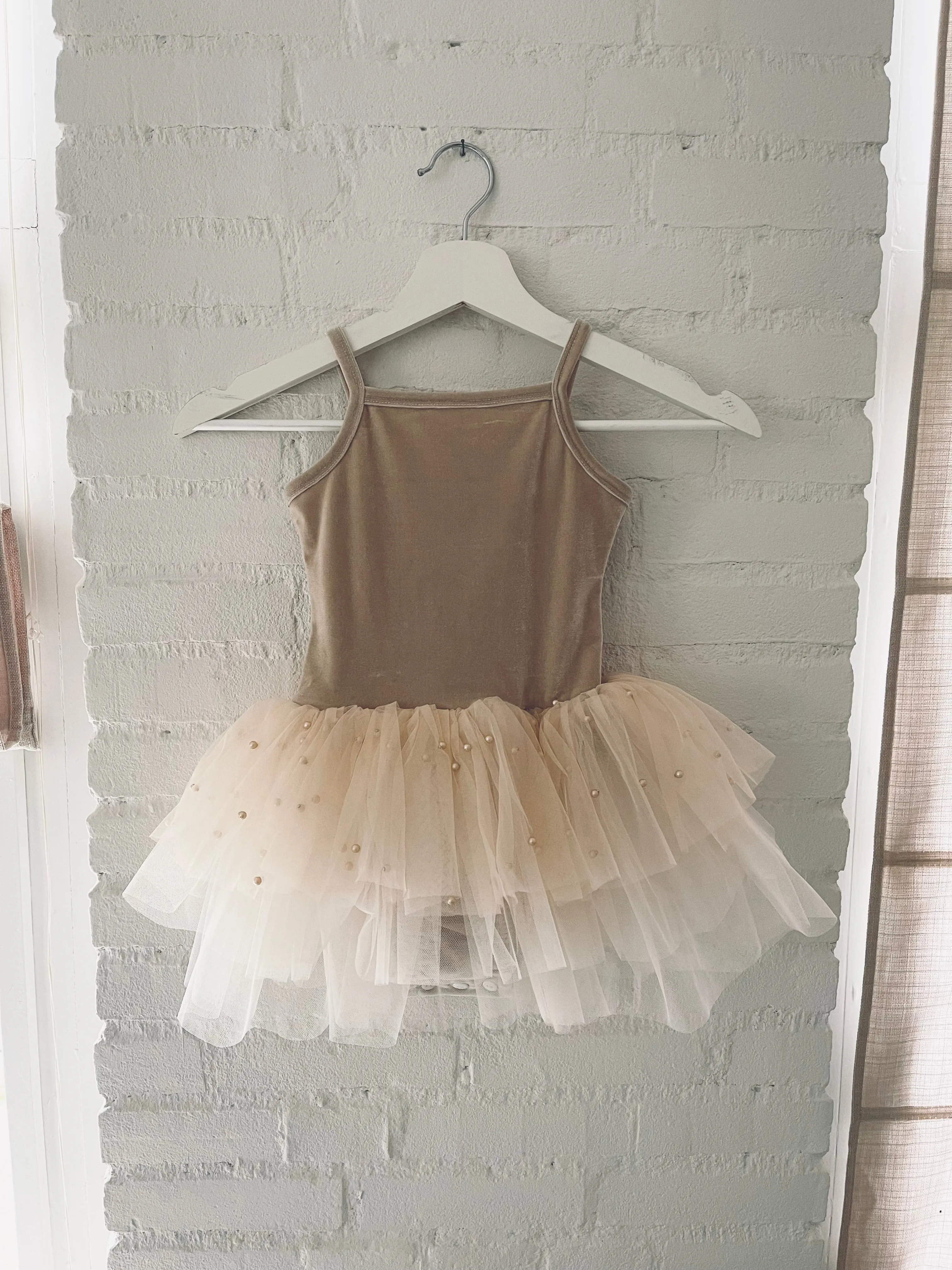 DOLLY® VELVET LEOTARD ROMPER WITH PEARL TULLE  cream  ⚪