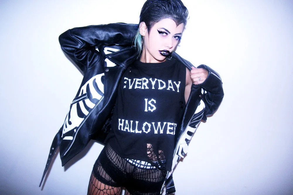 EVERYDAY IS HALLOWEEN TEE